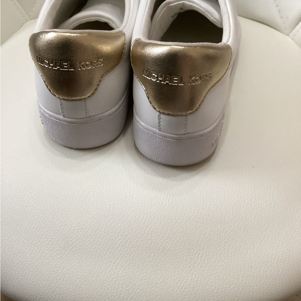 Michael Kors White Gold Zip Front Sneakers NEW W/Box  Size 6.5 - Picture 7 of 12
